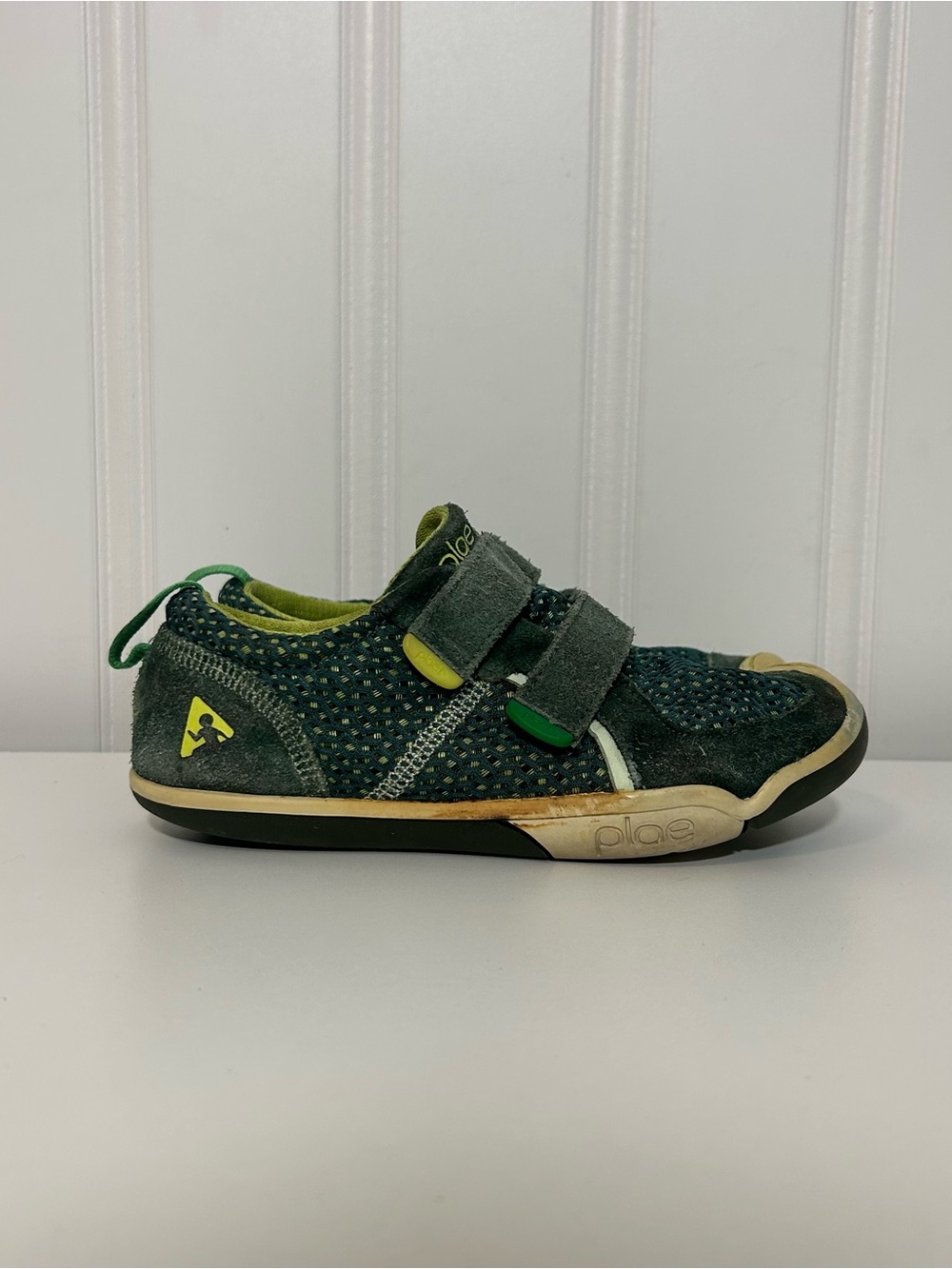 Plae ty Kids' Green Velcro Athletic Shoe
